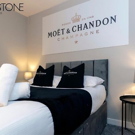 Champagne House - 4 Bed Property Plus 2 Sofa Beds By Bpne Darlington  Exterior photo