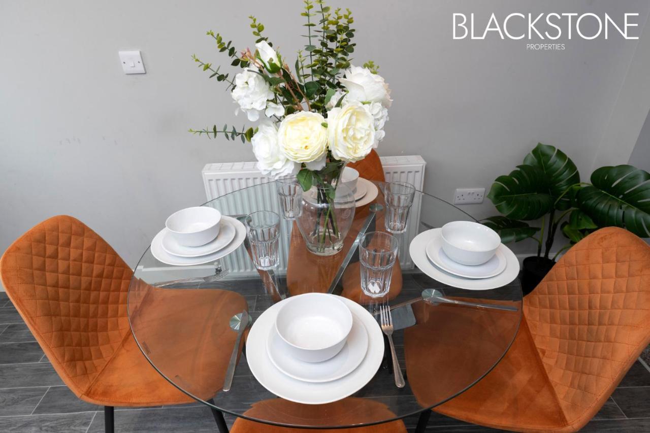 Champagne House - 4 Bed Property Plus 2 Sofa Beds By Bpne Darlington  Exterior photo