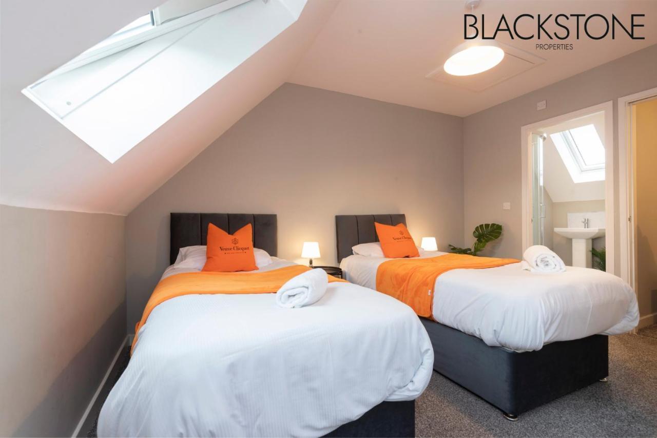 Champagne House - 4 Bed Property Plus 2 Sofa Beds By Bpne Darlington  Exterior photo