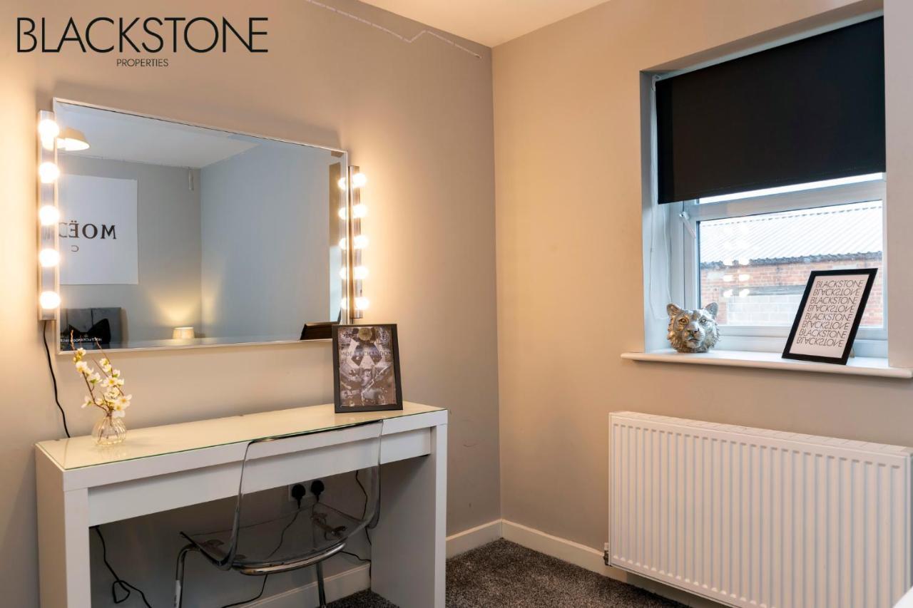 Champagne House - 4 Bed Property Plus 2 Sofa Beds By Bpne Darlington  Exterior photo