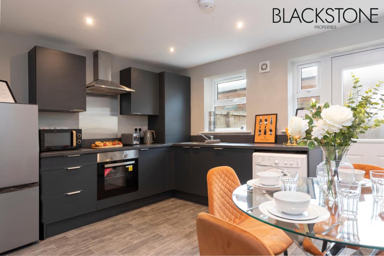 Champagne House - 4 Bed Property Plus 2 Sofa Beds By Bpne Darlington  Exterior photo